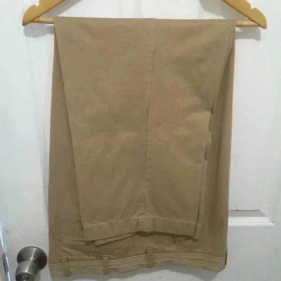 L.L. Bean Natural Fit Khakis 42x28 - Picture 2 of 7